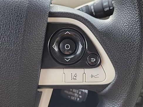 Used 2018 Toyota Prius Four image 21