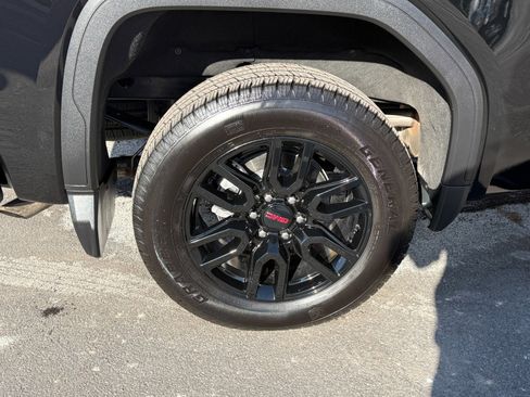 Used 2025 GMC Sierra 1500 Elevation w/ Preferred Package image 11