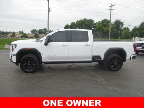 Used 2025 GMC Sierra 2500 AT4 w/ AT4 Premium Plus Package AWD/4WD image 10