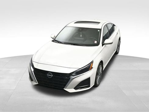 Used 2023 Nissan Altima 2.5 SL FWD image 18