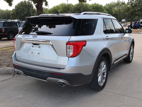 Used 2022 Ford Explorer Limited RWD image 3