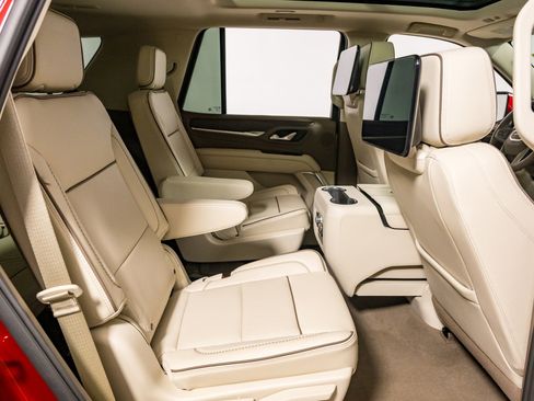 Used 2023 GMC Yukon Denali w/ Denali Reserve Package image 32