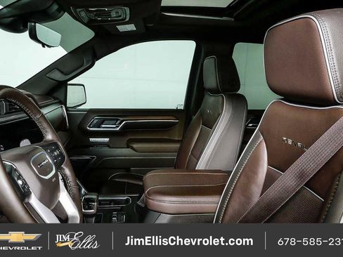Used 2025 GMC Sierra 1500 Denali w/ Technology Package AWD/4WD image 5