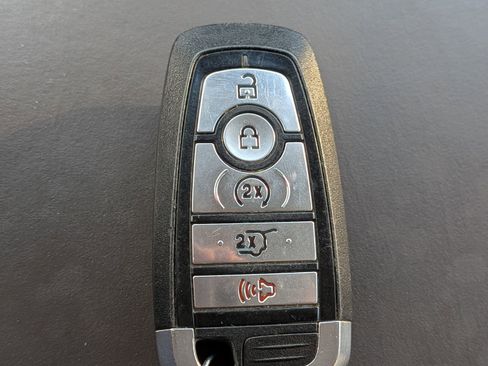 Certified 2021 Ford Explorer Platinum w/ Equipment Group 601A image 30