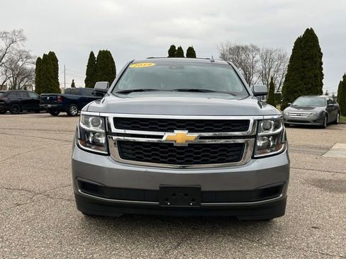 Used 2019 Chevrolet Suburban LT image 9