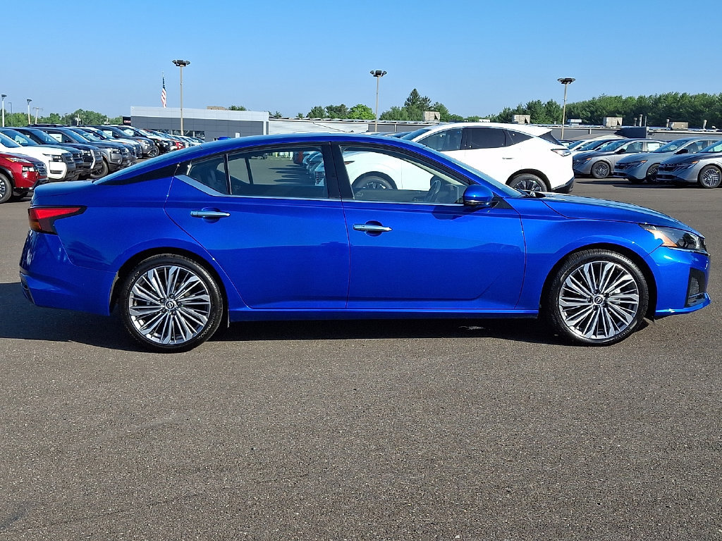 Certified 2025 Nissan Altima 2.5 SL FWD image 8