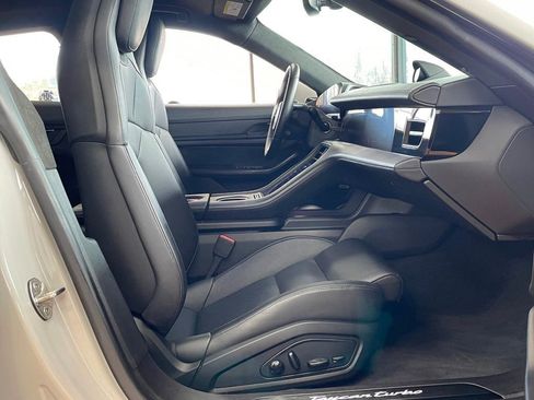 Used 2021 Porsche Taycan Turbo image 28