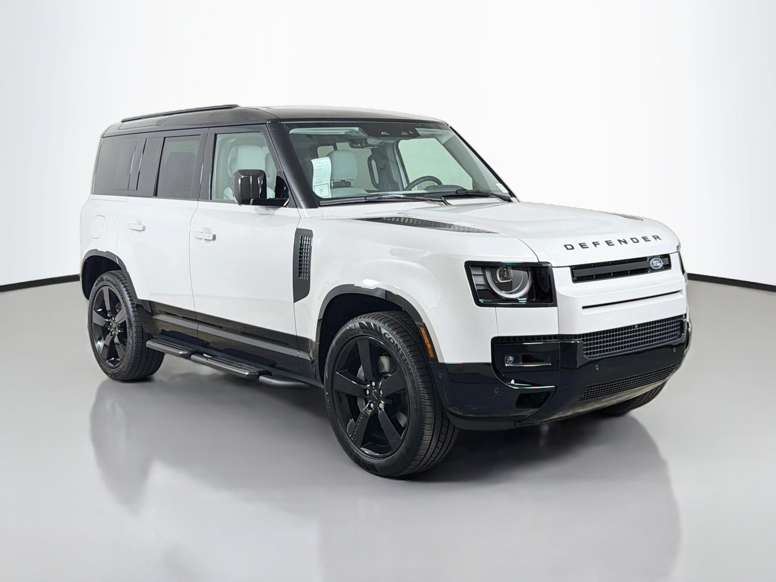 Used 2026 Land Rover Defender 110 X-Dynamic SE AWD/4WD image 7