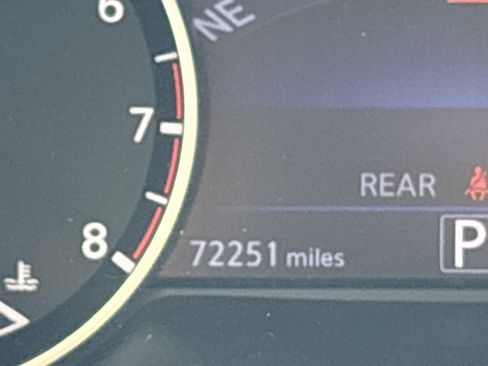 Used 2023 Nissan Maxima SR w/ Sport Mat Group image 22