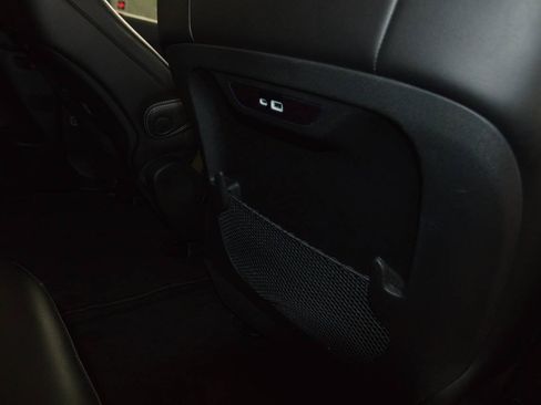 Used 2025 Chrysler Pacifica Select AWD/4WD image 14