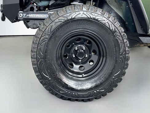 Used 2005 Jeep Wrangler X w/ Willys Edition Group AWD/4WD image 11