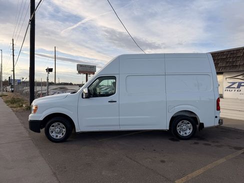 Used 2018 Nissan NV 2500 SV image 4
