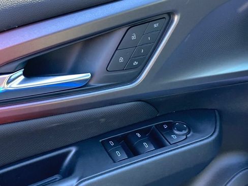 New 2026 Chevrolet Equinox EV RS w/ Convenience Package II FWD image 14