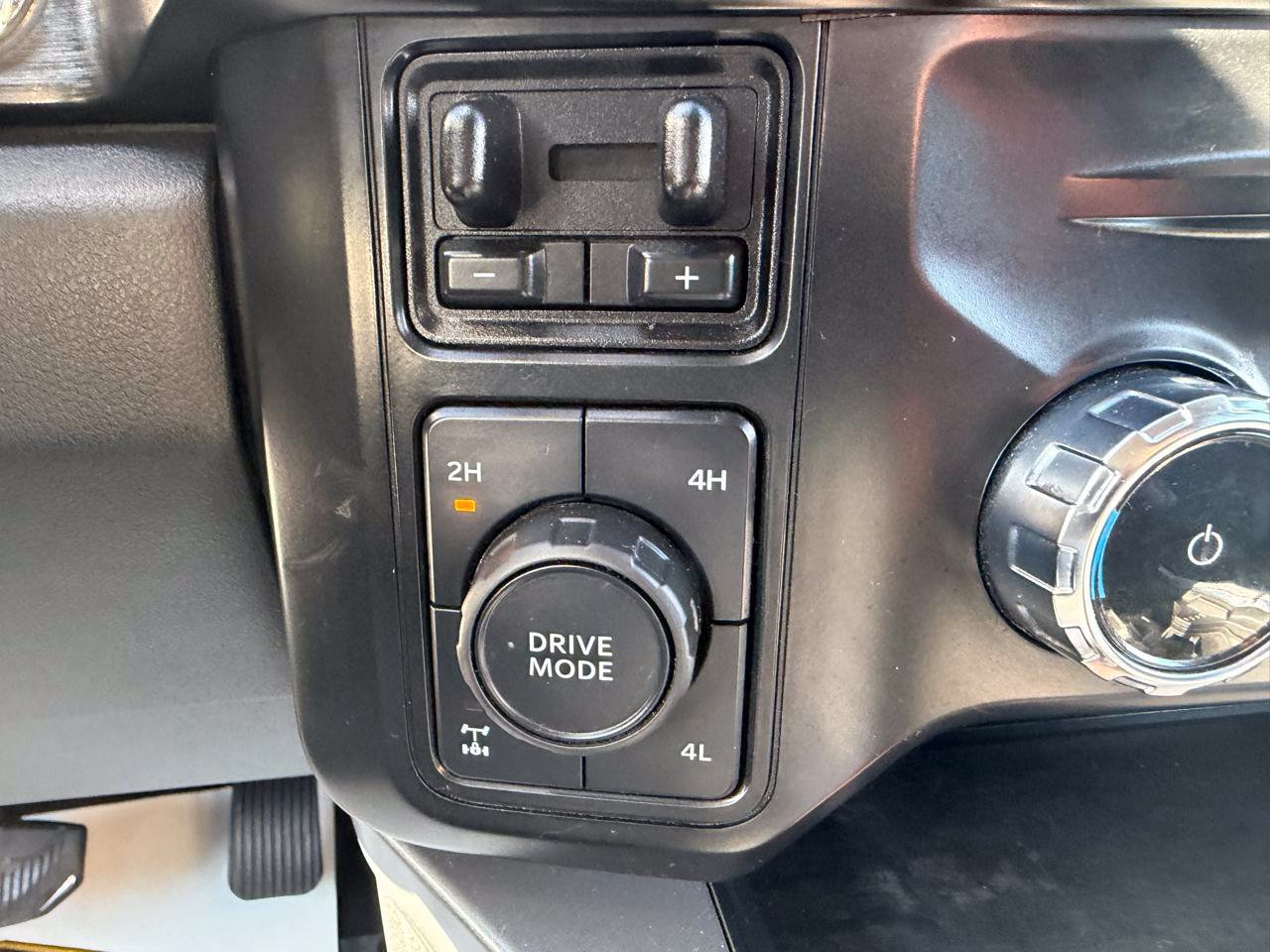 Used 2024 Ford F250 Lariat w/ Lariat Ultimate Package AWD/4WD image 16