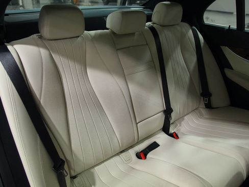 Certified 2019 Mercedes-Benz E 300 4MATIC image 25