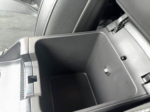 New 2025 Jeep Grand Cherokee L Altitude image 32