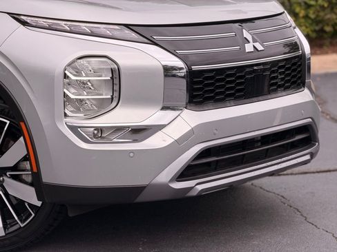 Used 2025 Mitsubishi Outlander SE FWD image 5