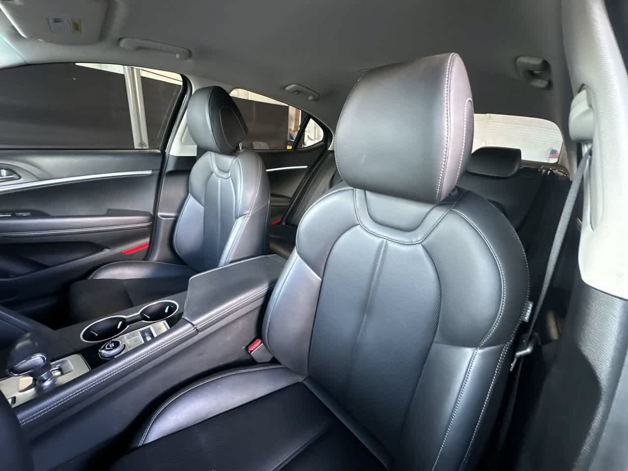 Used 2023 Genesis G70 2.0T RWD image 14