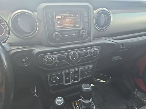 Used 2020 Jeep Gladiator Sport w/ Quick Order Package 24S AWD/4WD image 19