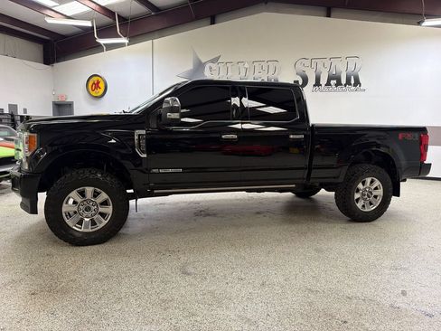 Used 2019 Ford F250 Platinum w/ Platinum Ultimate Package AWD/4WD image 2