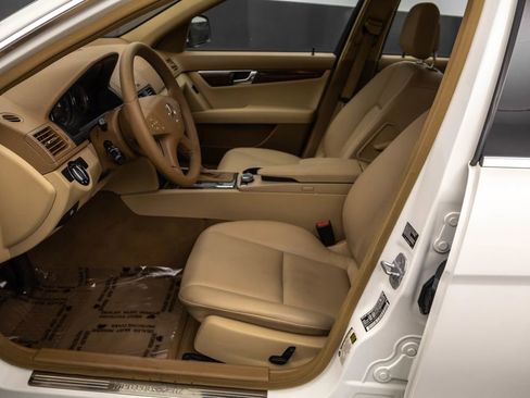 Used 2008 Mercedes-Benz C 300 4MATIC Sedan image 4