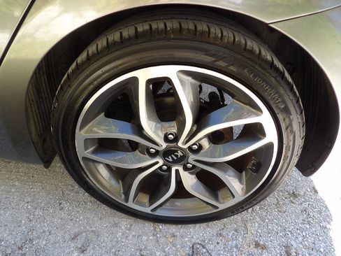 Used 2016 Kia Forte SX image 14