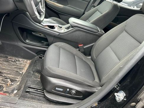 Used 2023 GMC Acadia SLE w/ Driver Convenience Package image 2