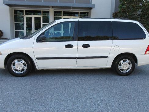 Used 2002 Ford Windstar LX image 2