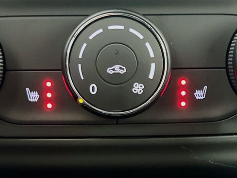 New 2026 Chevrolet Trax RS w/ Sunroof Package image 19