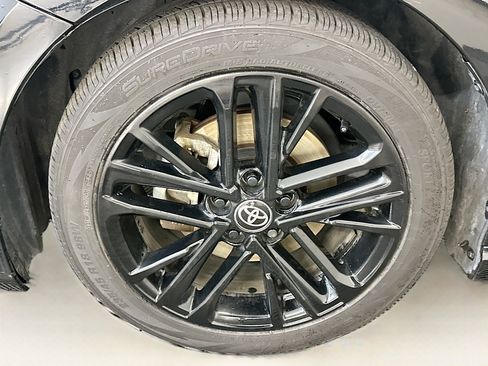 Used 2025 Toyota Camry SE FWD image 11