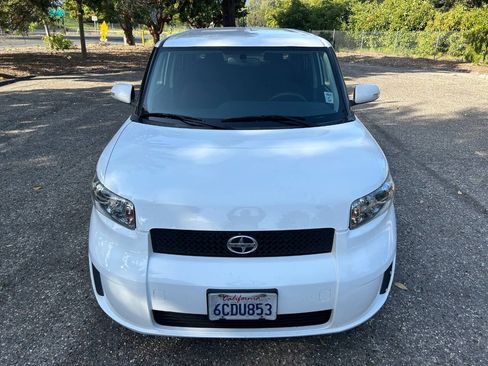 Used 2008 Scion xB FWD image 7