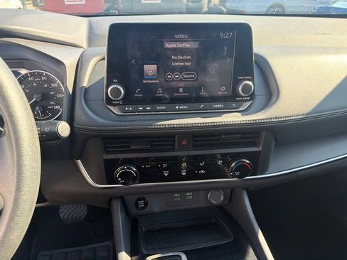 Used 2025 Nissan Rogue S AWD/4WD image 9