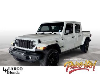Used 2025 Jeep Gladiator Sport AWD/4WD video 1