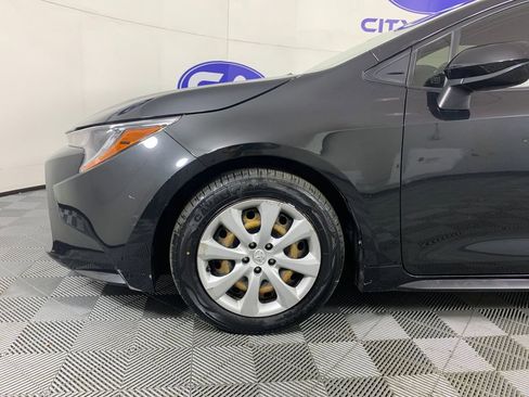 Used 2021 Toyota Corolla LE image 12