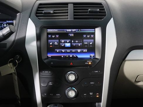 Used 2014 Ford Explorer XLT w/ Equipment Group 202A image 29