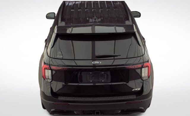 Used 2025 Ford Explorer ST-Line w/ ST-Line Street Pack AWD/4WD image 9