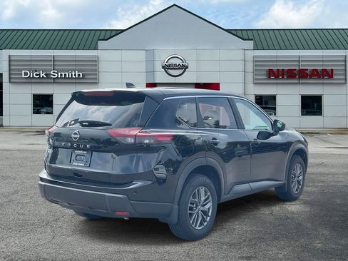 Used 2025 Nissan Rogue S image 6