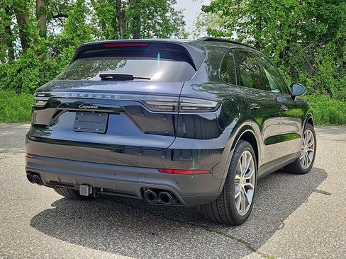 Certified 2023 Porsche Cayenne Platinum Edition AWD/4WD image 7