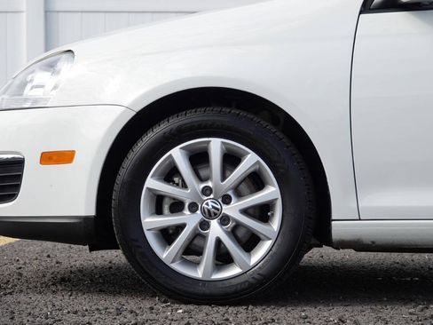 Used 2010 Volkswagen Jetta Limited Edition FWD image 18