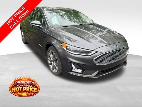 Used 2019 Ford Fusion Titanium FWD image 4
