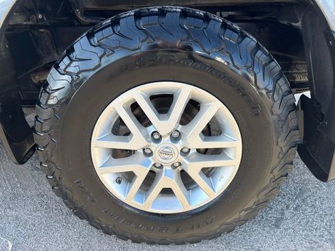 Used 2019 Nissan Frontier SV w/ Value Truck Package AWD/4WD image 9