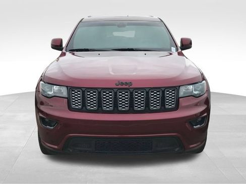 Used 2017 Jeep Grand Cherokee Altitude AWD/4WD image 5