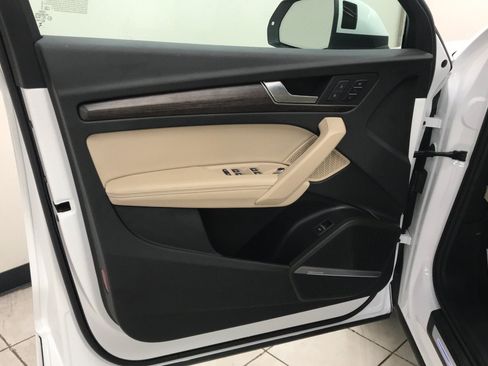 Used 2023 Audi Q5 2.0T Premium Plus w/ Premium Plus Package AWD/4WD image 8