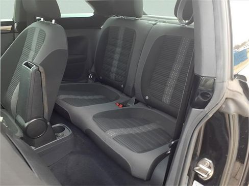 Used 2013 Volkswagen Beetle 2.0T image 26