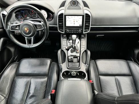 Used 2017 Porsche Cayenne image 23