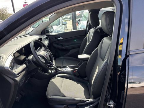 Used 2025 Buick Encore GX Preferred FWD image 25