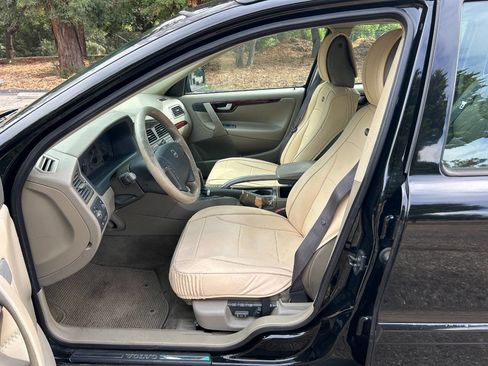 Used 2003 Volvo V70 image 22