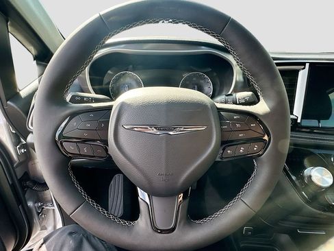 New 2026 Chrysler Pacifica Select w/ S Appearance Package image 14