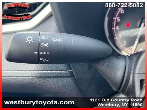 Used 2025 Toyota RAV4 XLE AWD/4WD image 28