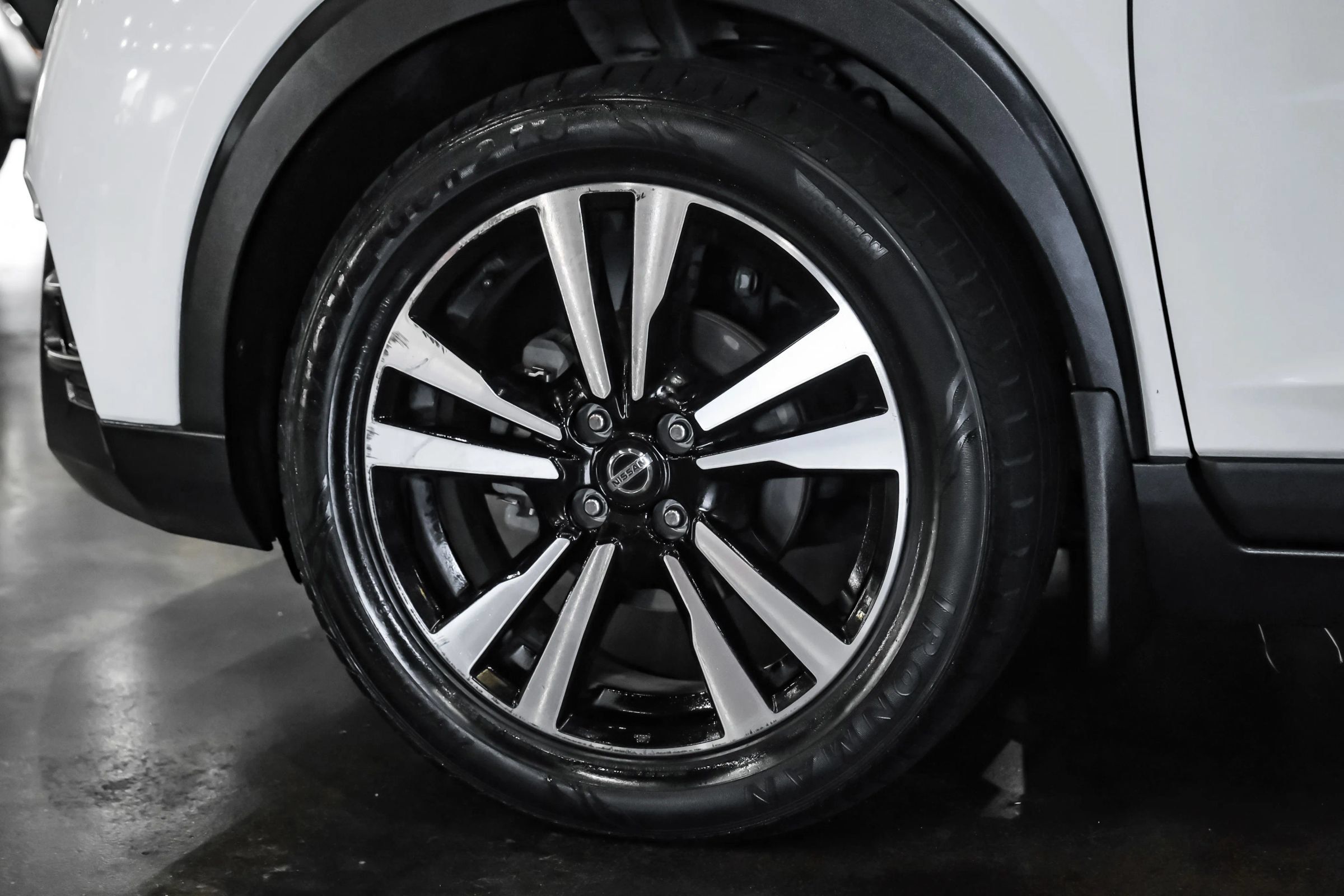 Used 2018 Nissan Kicks SV FWD image 45